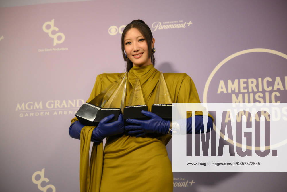 (L-R) EJAE alongside REI AMI won Song of the Year at the 2026 American Music Awards for their track Golden, from the Netflix animated film K-Pop Demon Hunters during the Annual 52nd American Music Awards at the MGM Grand Arena in Las Vegas. Las Vegas USA - ZUMAo117 20260525_zsp_o117_114