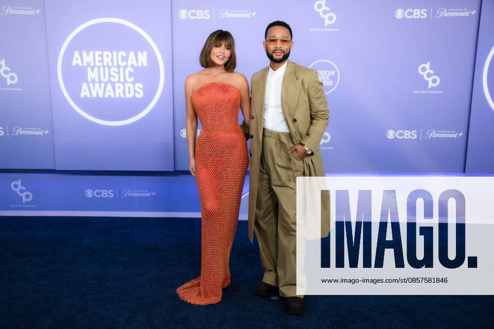 (L-R) CHRISSY TEIGEN and JOHN LEGEND arrives at the Red Carpet during The Annual 52nd American Music Awards at the MGM Grand Arena in Las Vegas. Las Vegas USA - ZUMAo117 20260525_zsp_o117_150