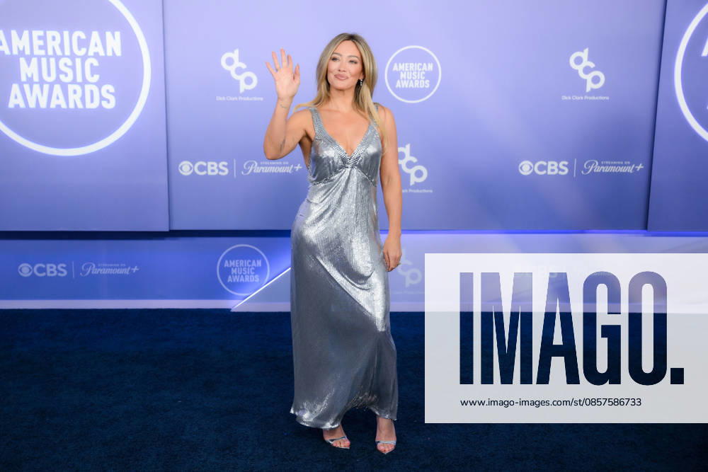 HILARY DUFF American actress and singer-songwriter arrives at the Red Carpet during The Annual 52nd American Music Awards at the MGM Grand Arena in Las Vegas. Las Vegas USA - ZUMAo117 20260525_zsp_o117_163