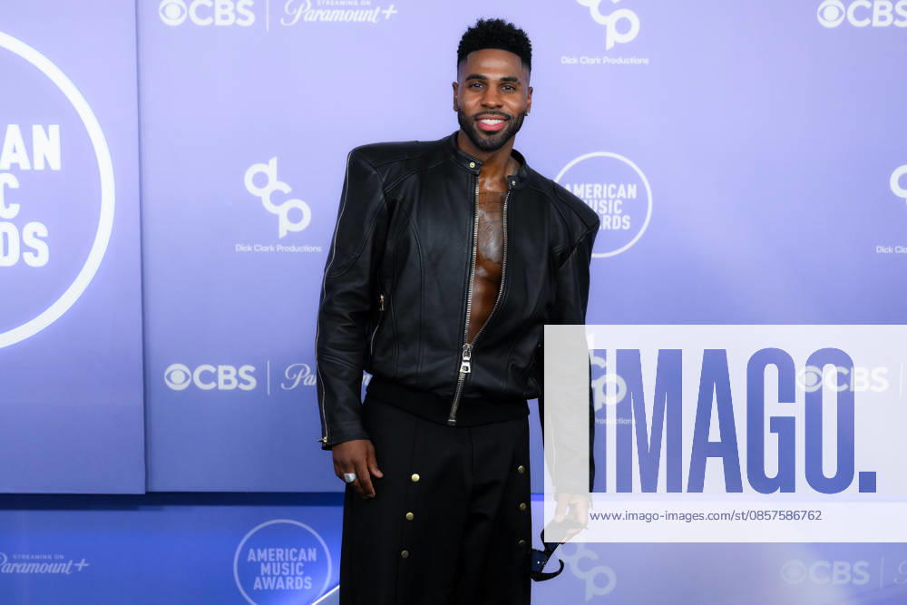 JASON DERULO american singer-songwriter and dancer arrives at the Red Carpet during The Annual 52nd American Music Awards at the MGM Grand Arena in Las Vegas. Las Vegas USA - ZUMAo117 20260525_zsp_o117_167