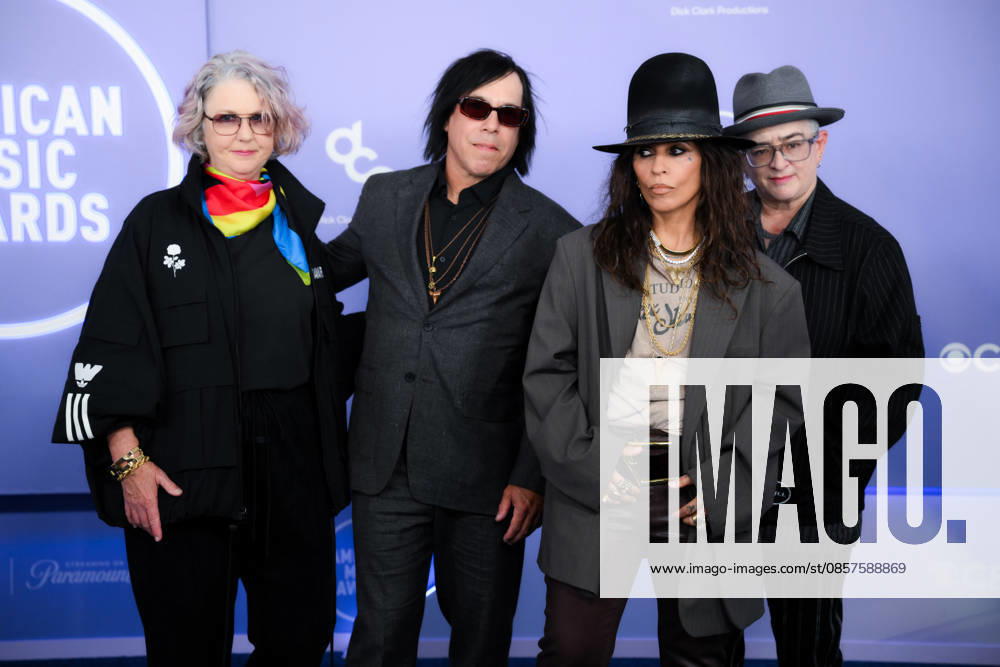 (L-R) DAWN RICHARDSON, ROGER ROCHA, LINDA PERRY, CHRISTA HILLHOUSE of 4 non Blondes American rock band arrives at the Red Carpet during The Annual 52nd American Music Awards at the MGM Grand Arena in Las Vegas. Las Vegas USA - ZUMAo117 20260525_zsp_o117_196