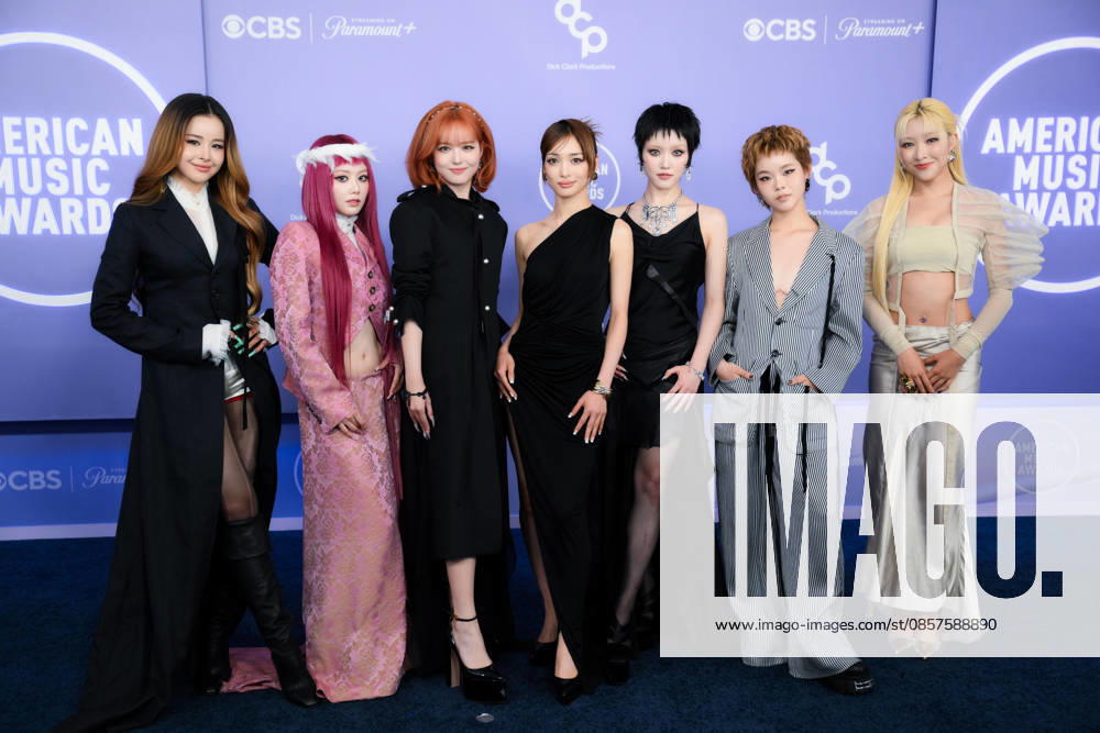 (L-R) AMY HARVEY, CHISA, HINITA, JURIN, JURIA,COCONA of XG Musical group arrives at the Red Carpet during The Annual 52nd American Music Awards at the MGM Grand Arena in Las Vegas. Las Vegas USA - ZUMAo117 20260525_zsp_o117_197