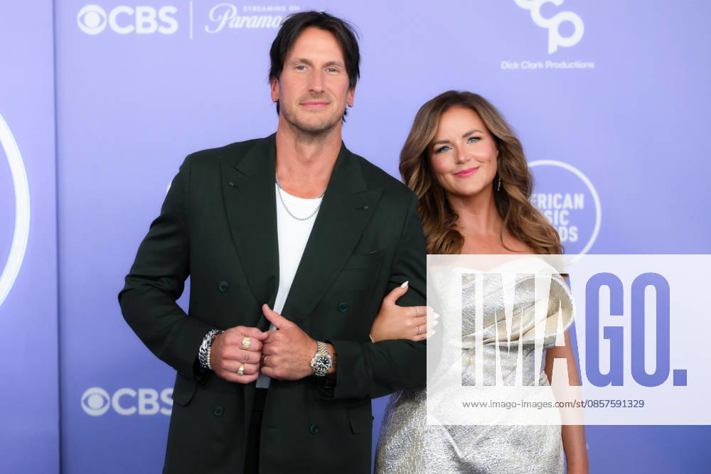 (L-R) RUSSELL DICKERSON American singer-songwriter and his wife KAILEY DICKERSON arrives at the Red Carpet during The Annual 52nd American Music Awards at the MGM Grand Arena in Las Vegas. Las Vegas USA - ZUMAo117 20260525_zsp_o117_223