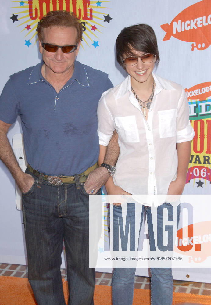 Kid s Choice Awards 2006 - ARRIVALS Apr 01, 2006; Los Angeles, CA, USA; Actor ROBIN WILLIAMS and daughter ZELDA at the 19th Annual Kid s Choice Awards 2006 held at the Pauley Pavillion on the UCLA Campus. Mandatory Credit: Photo by Paul Fenton KPA ZUMA Press. ( ) Copyright 2006 by Paul Fenton Los Angeles CA USA