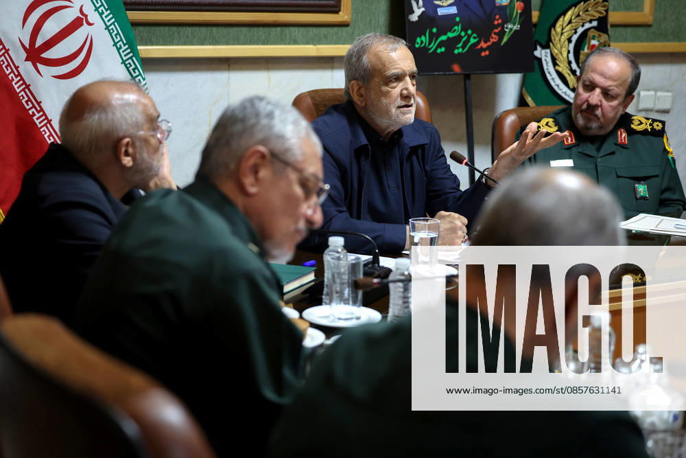 Iranian President MASOUD PEZESHKIAN (L) and Iranian Acting Minister of Defense Brigadier General MAJID EBN-E-REZA (R) during a meeting in Tehran. Majid Ebn-e-Reza is an Iranian military officer and politician serving as the acting minister of defense of Iran since 2 March 2026. According to the Deputy for Communications and Information of the Iranian President s Office, President Masoud Pezeshkian appointed Ebn-e-Reza as the acting Minister of Defense of the Islamic Republic of Iran. Prior to his appointment, he held several strategic positions in the Ministry of Defense, the General Staff of the Armed Forces, and the defense industries, and most recently served as a deputy minister in the ministry. On March 3, 2 - ZUMAi98_ 20260526_zih_i98_003