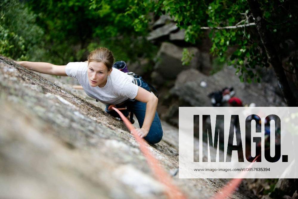 Female Climber model released Symbolfoto