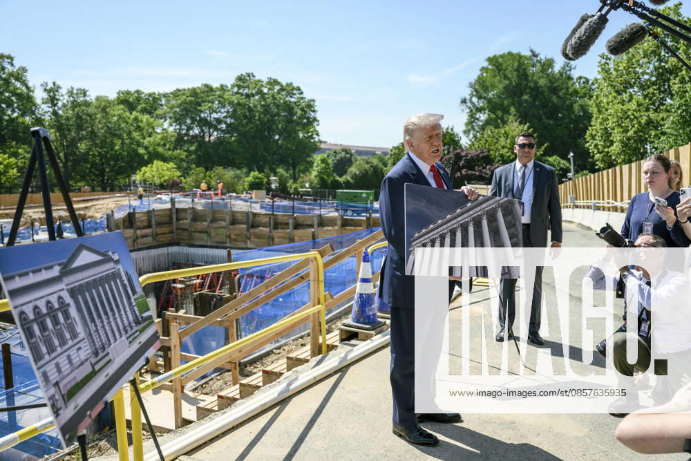 U.S. President Donald Trump, delivers remarks during and impromptu press conference at the construction site for the ballroom that was once the East Wing of the White House, May 19, 2026 in Washington, D.C. Washington United States of America - ZUMAp138 20260526_zaa_p138_052