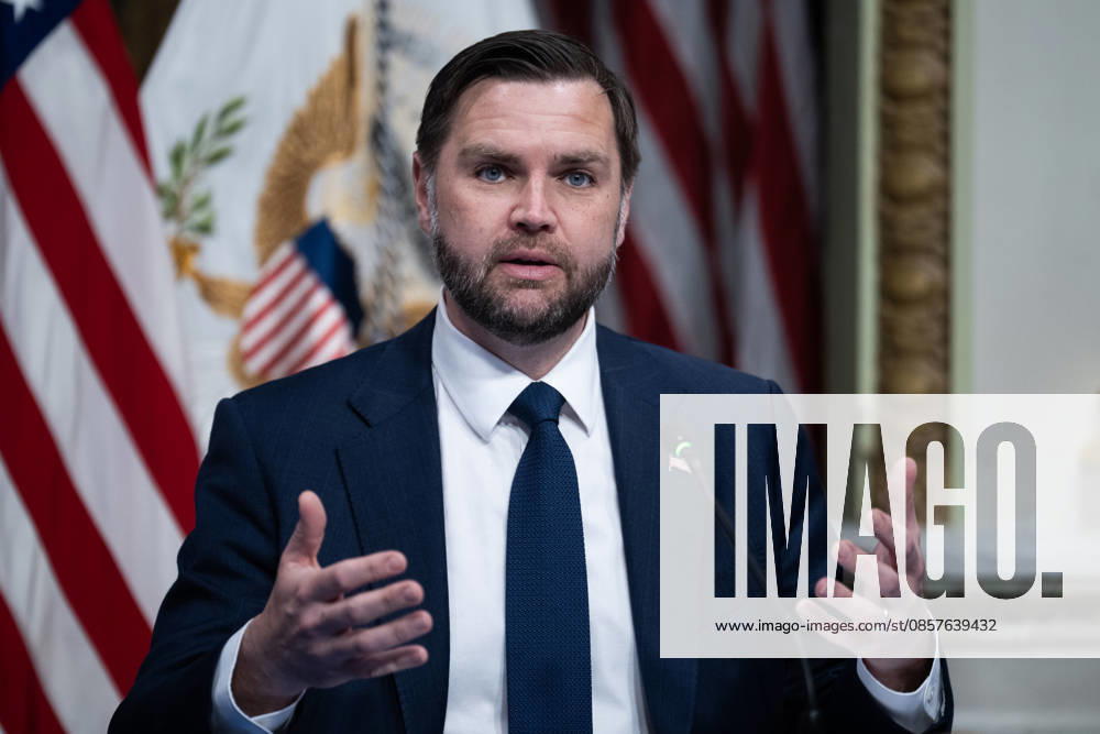 Anti-Fraud with State AGs UNITED STATES - MAY 26: Vice President JD Vance speaks during a roundtable with state attorneys general on anti-fraud initiatives in the Eisenhower Executive Office Building on Tuesday, May 26, 2026. (Tom Williams CQ Roll Call) Washington DC United States