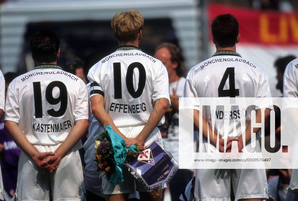 Spielführer Stefan Effenberg (Mitte), Thomas Kastenmaier (li.) und Patrik Andersson (alle Borussia Mönchengladbach) vor einem Testspiel gegen den AC Florenz Aufnahmedatum geschätzt