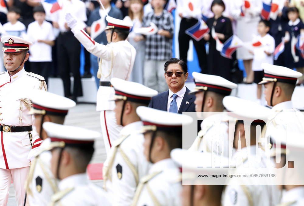 Philippine President Ferdinand Marcos Jr. inspects a guard of honour at the Imperial Palace in Tokyo, Japan, 27 May 2026. Philippine President Ferdinand Marcos Jr. is currently on a state visit to Japan from 26 to 29 May 2026. Tokyo Japan - ZUMAz114 20260527_zih_z114_055