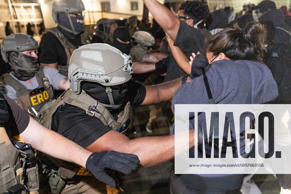 Federal immigration officers clash with protesters in New Jersey NEW YORK, UNITED STATES - MAY 26: Federal immigration officers clash with protesters outside Delaney Hall in Newark, New Jersey, U.S., May 26, 2026. Mostafa Bassim Anadolu New Jersey United States. Editorial use only. Please get in touch for any other usage.