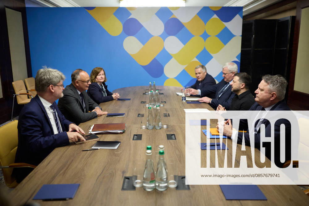 Le Havre Mayor Edouard Philippe meets with President Volodymyr Zelensky in Kiev, Ukraine on May 26, 2026 Ukraine Presidency via Bestimage Edouard Philippe meets with President Volodymyr Zelensky in kyiv, Ukraine on May 26, 2026 Ukraine