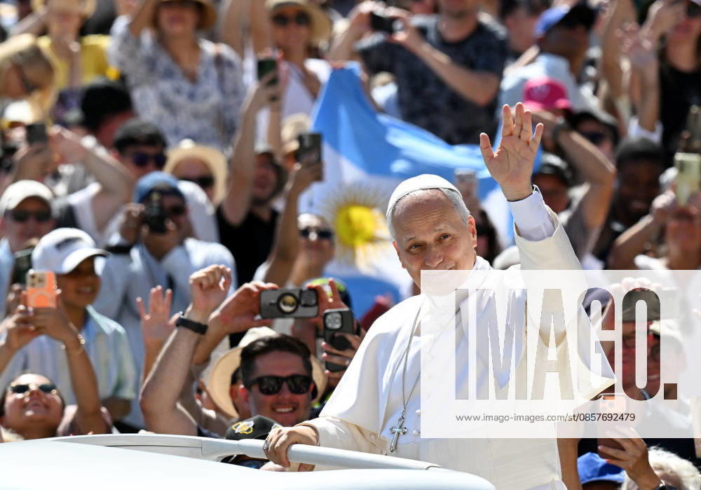 Pope Leo XIV Leads The General Audience - Vatican Pope Leo XIV attends the weekly general audience in Saint Peter’s square, Vatican on May 27, 2026. Photo by Eric Vandeville ABACAPRESS.COM Rome Vatican (or Holy See)
