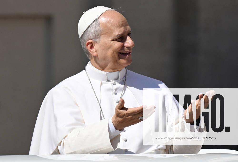 Pope Leo XIV Leads The General Audience - Vatican Pope Leo XIV attends the weekly general audience in Saint Peter’s square, Vatican on May 27, 2026. Photo by Eric Vandeville ABACAPRESS.COM Rome Vatican (or Holy See)