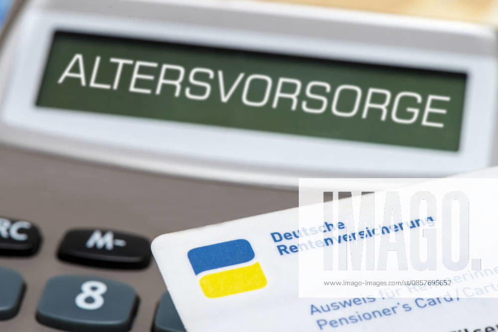 Retirement provision in the social security system The display of a pocket calculator is labeled with the digital display retirement provision as a symbolic image for the obligation to make provision in the social security system digitally processed FOR