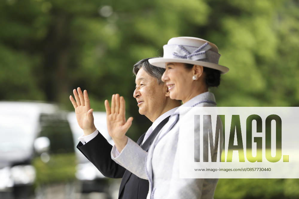 Japan s Emperor Naruhito and Empress Masako gesture as they see off Philippine President Ferdinand Marcos Jr. and his wife Liza Araneta Marcos as they leave the Imperial Palace after their welcome ceremony and meeting in Tokyo, Japan May 27, 2026. Tokyo Japan - ZUMAz114 20260527_zih_z114_032