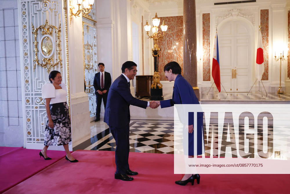 Philippine President Ferdinand Marcos Jr. greets to Japanese Prime Minister Sanae Takaichi at the Akasaka Palace State Guest House in Tokyo. Tokyo Japan - ZUMAm191 20260528_aap_m191_003