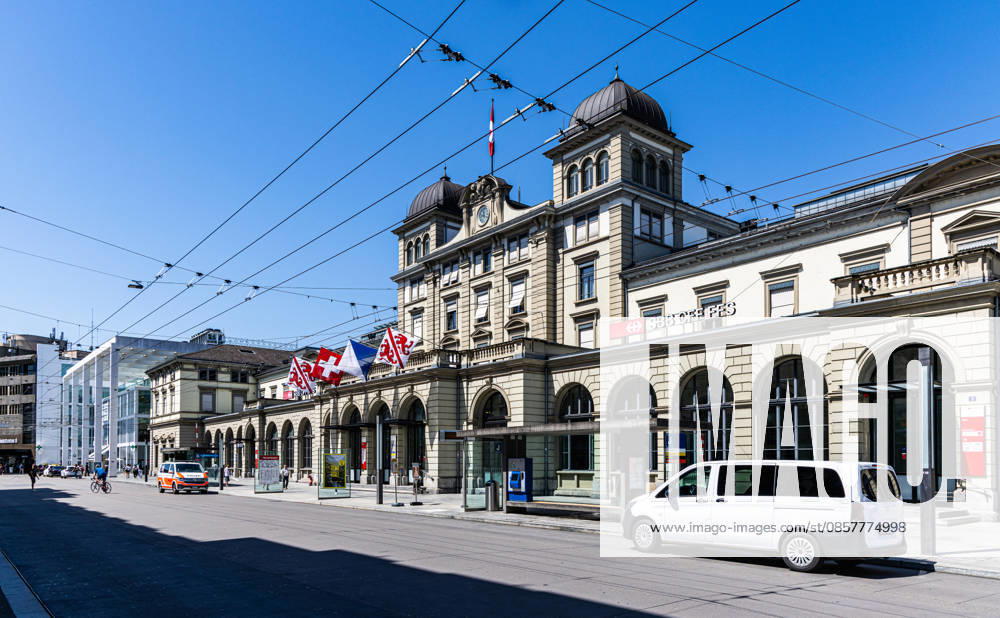 Knife attack with multiple injuries, Winterthur, Switzerland Winterthur, Switzerland, 28th May 2026 A few hours after the knife attack at Winterthur train station, the police are still visibly present A total of four people were injured, some seriously