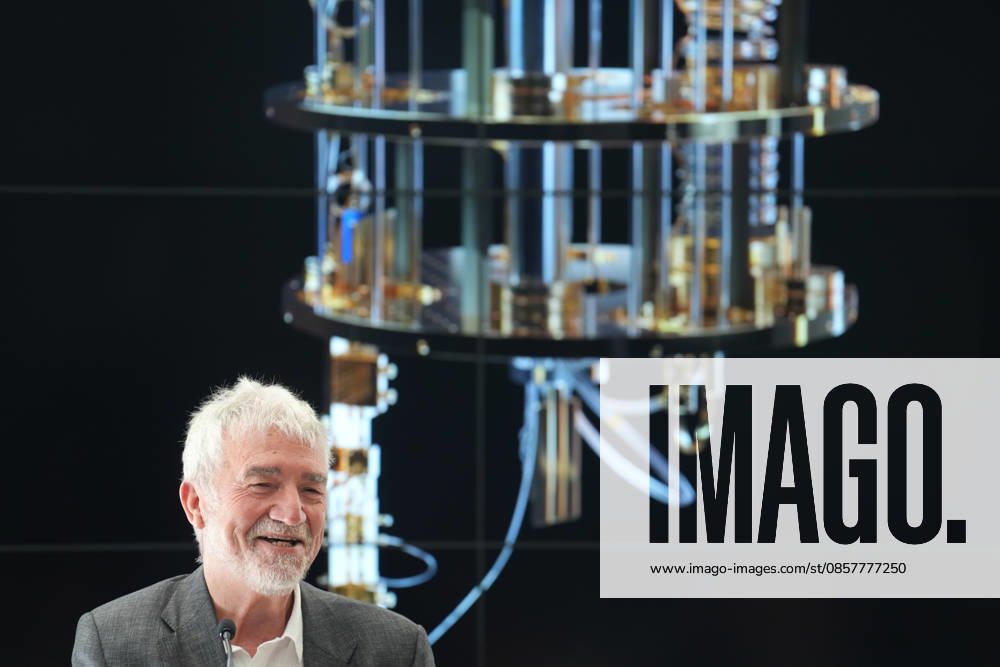 The Barcelona Supercomputing Center presents the MareNostrum Ona quantum computer in Barcelona The director of the BSC Mateo Valero during the official presentation ceremony and subsequent attention to the media, in the facilities of the Plaza Eusebi Güell, on May 28, 2026, in Barcelona, Catalonia Spain The technical and institutional meeting brings together the Minister of Research of the Generalitat, the Secretaries of State for Science and Digitalization, the Director of the BSC and the Rector of the UPC to present the operational capabilities of this advanced computing infrastructure, a milestone that reinforces the scientific leadership of the region in the development of technological sovereignty and European quantum research 28 MAY