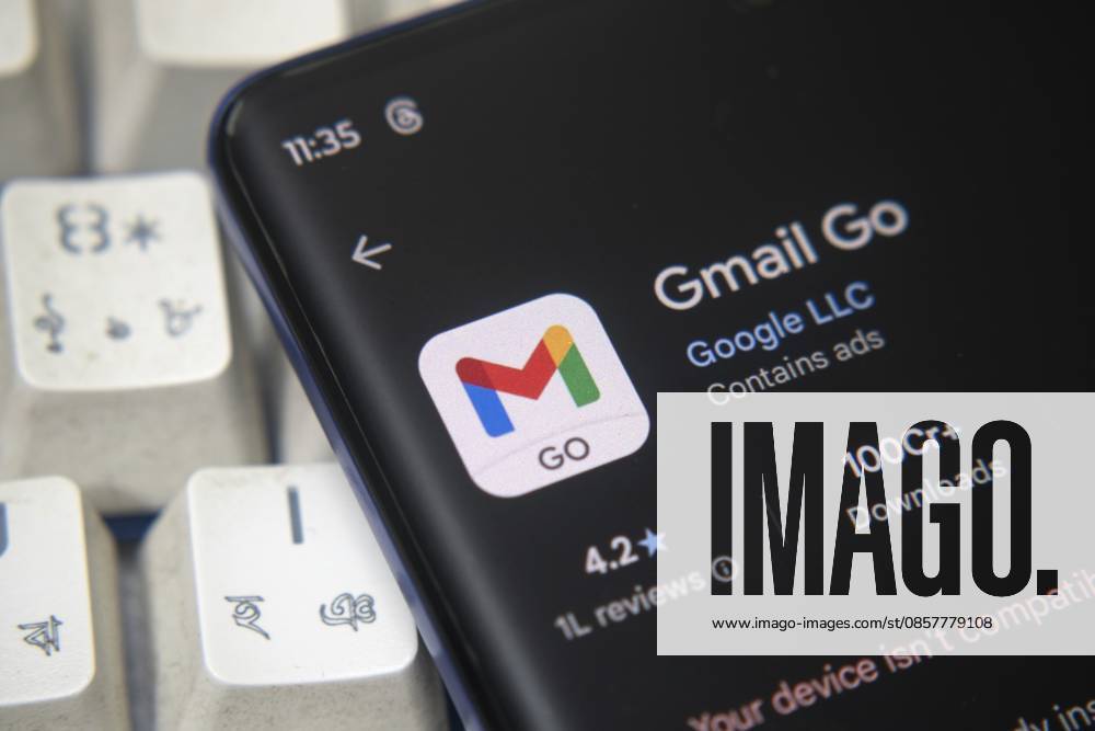 Dhaka, Bangladesch 26. Dezember 2025: Der Eintrag im Gmail App Store auf dem iPhone hebt E Mail Kommunikation und Produktivität hervor Dhaka, Bangladesh 26 Dec 2025:Gmail App Store listing on iPhone highlights email communication and productivity