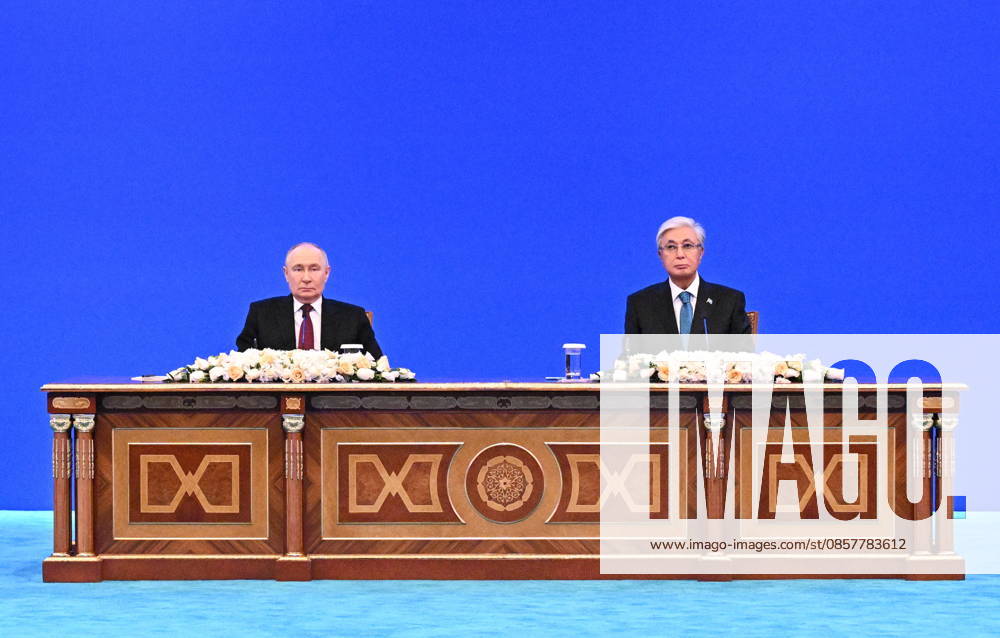 KAZAKHSTAN, ASTANA - MAY 28, 2026: Russia s President Vladimir Putin (L) and Kazakhstan s President Kassym-Jomart Tokayev are seen during a ceremony to sign joint documents at the Independence Palace Astana Kazakhstan - ZUMAt113 20260528_zaa_t113_356