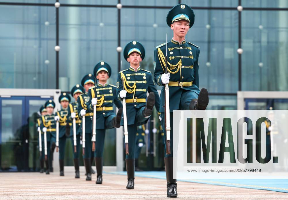 Kazakhstan Russia 9175324 28.05.2026 Kazakh guards of honour march during a welcome ceremony for Russian President Vladimir Putin before his meeting with Kazakh President Kassym-Jomart Tokayev at the Palace of Independence in Astana, Kazakhstan. Alexander Kazakov Sputnik Astana Kazakhstan