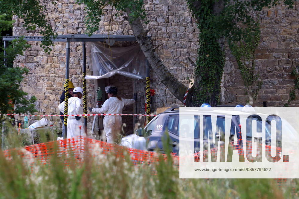 IPA85139657 - Montefiorino (Mo). Finding and removal at the dl Pignone tower of the remains of Daniela Ruggi, the Vitriola girl who disappeared a year and a half ago whose cause of death is still unknown