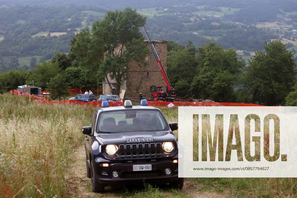 IPA85139672 - Montefiorino (Mo). Finding and removal at the dl Pignone tower of the remains of Daniela Ruggi, the Vitriola girl who disappeared a year and a half ago whose cause of death is still unknown
