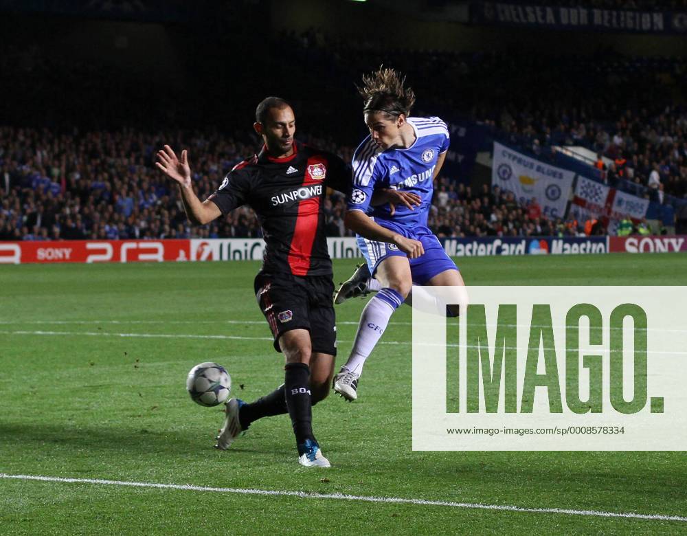 Chelseas Fernando Torres tries to backheel the ball UEFA Champions League Group E, Chelsea FC London - Bayer 04 Leverkusen .