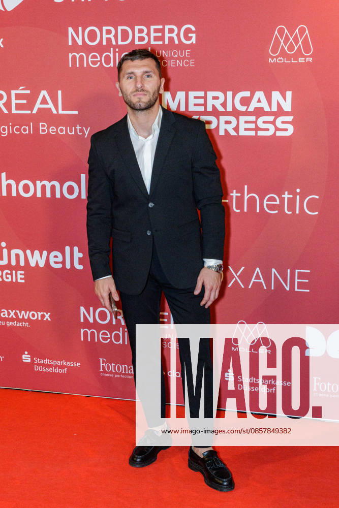Düsseldorf Shkodran Mustafi at the second charity gala in aid of the Umbrella Foundation at the Hyatt Regency Hotel in Düsseldorfs Medienhafen The Umbrella Fou