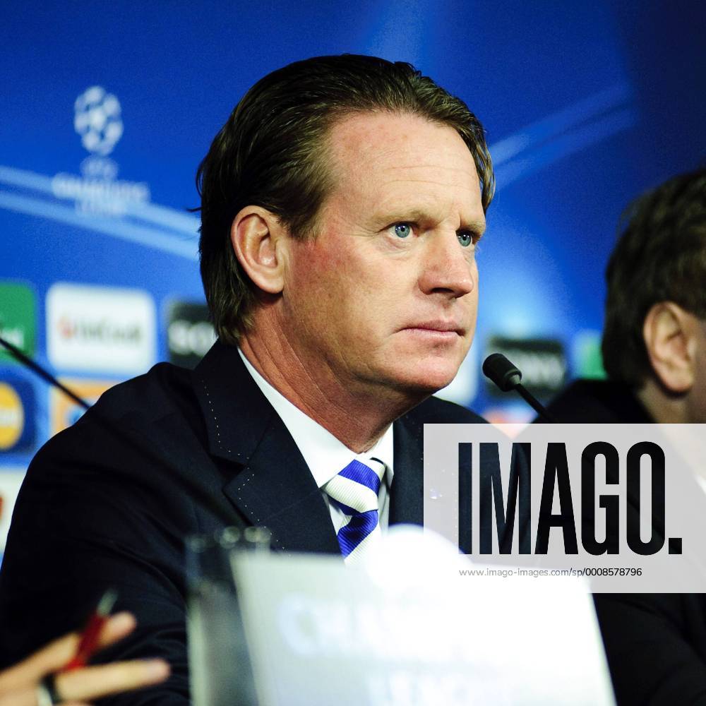 Coach Mario Been of Genk, KRC Genk - Valencia CF JackxJacobsxIVx 360654