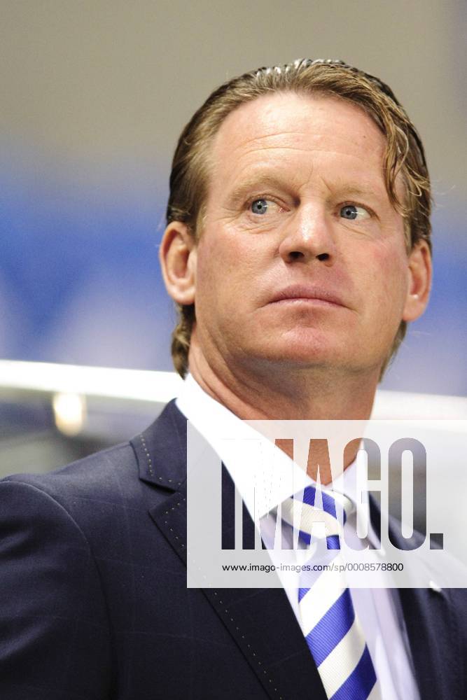 Coach Mario Been of Genk, KRC Genk - Valencia CF JackxJacobsxIVx 360543