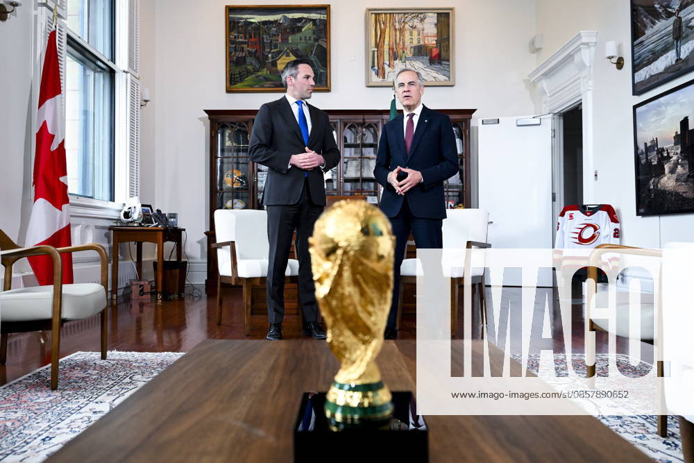 Prime Minister Mark Carney, right, speaks as he meets with Yukon Premier Currie Dixon at his office in Ottawa, on Friday, May 29, 2026. Ottawa Canada - ZUMAc35_ 20260529_zaf_c35_056