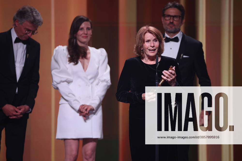 GERMAN FILM AWARD 2026 SHOW Ingo Fliess, Mia Maariel Meyer u Simon Verhoeven Laudator inside and Senta Berger Â- ACH, DIESE LÜCKE, DIESE ENTSETZLICHE LÜCKE BESTE WEIBLICHE HAUPTROLLE at the DEUTSCHER FILMPREIS 2026 award ceremony in Berlin