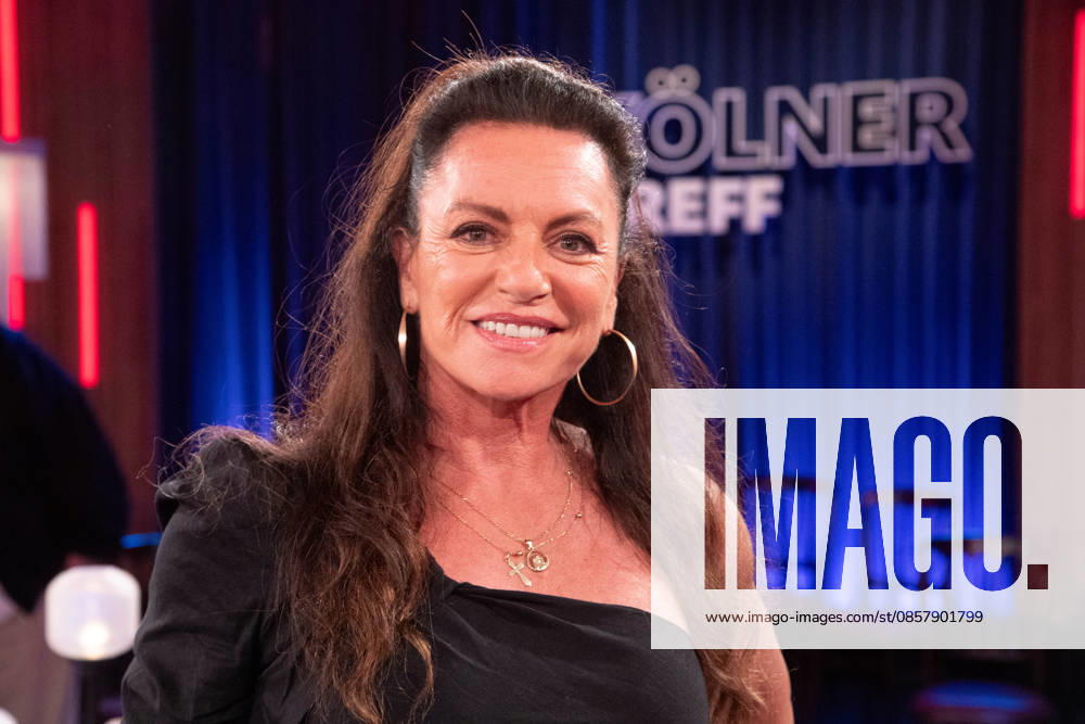 Christine NEUBAUER, actress, portrait, portrait, single picture, cropped single motif, guest in the program ,,Koelner Treff,, on WDR television