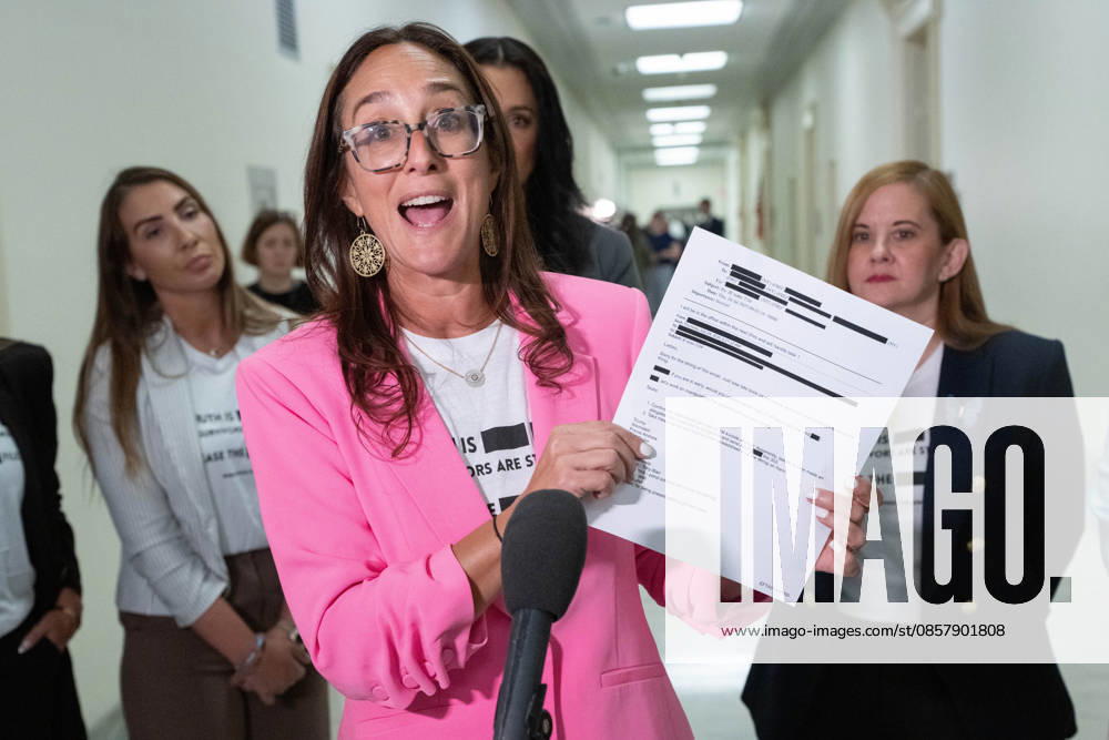 Lauren Hersh, Founding Co-Chair and National Director of World Without Exploitation, holds a redacted Epstein Files document as she gives remarks to the media outside of a closed-door House Oversight Committee hearing in the Rayburn House Office Building near the U.S. Capitol in Washington, DC on Friday, May 29, 2026. Former Attorney General Pam Bondi is delivering closed testimony on the Department of Justice s handling of the Jeffrey Epstein files. WAP2026052906730 AARONxSCHWARTZ
