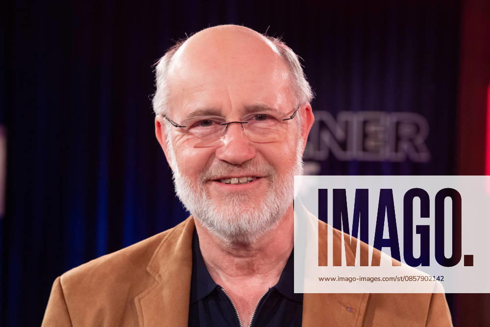 Harald LESCH, moderator, scientist, portrait, portrait, single image, cropped single motif, guest in the program ,,Koelner Treff,, on WDR television