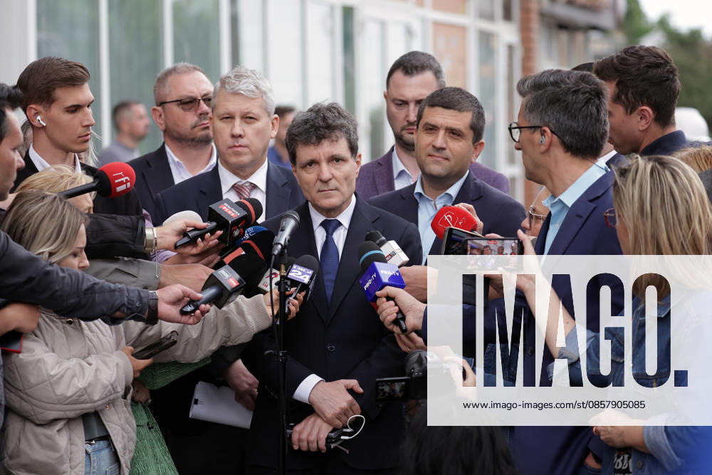 (260529) -- GALATI, May 29, 2026 -- Romania s President Nicusor Dan speaks to journalists after visiting the residential apartment building damaged by a Russian drone in Galati, Romania, May 29, 2026. At least two people were injured after a drone struck a residential apartment building in Galati, Romania, near the border with Ukraine, local media reported Friday. (Photo by Xinhua) ROMANIA-GALATI-DRONE CristianxCristel