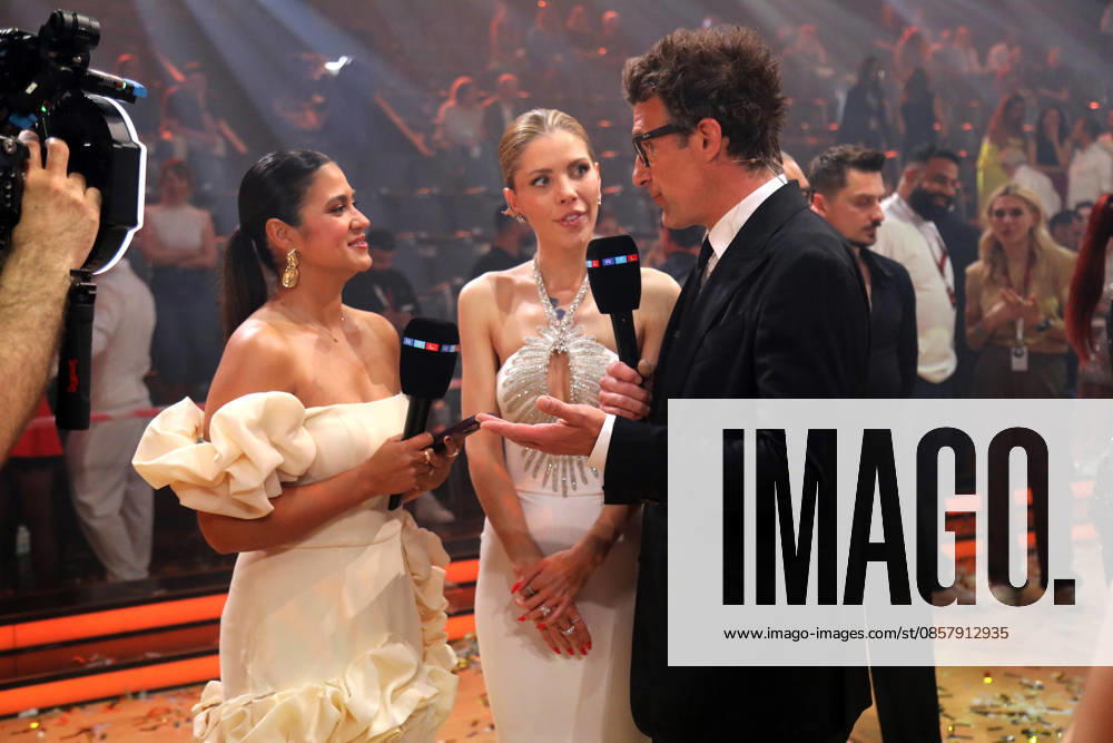 Final of the TV show Lets Dance in Cologne Host Daniel Hartwich and presenter Victoria Swarovski at the final of the 19th season of the RTL dance show Lets Dance at the Coloneum Cologne NRW Germany