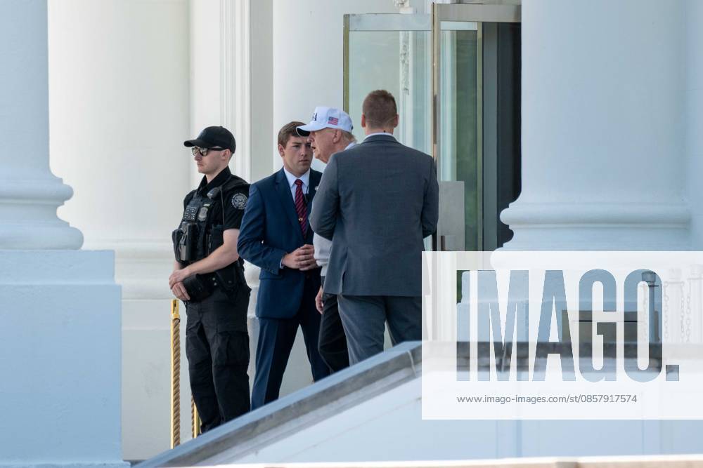 President DONALD TRUMP steps out of the White House as he heads toward his vehicles to depart the White House. Washington USA - ZUMAs365 20260530_znp_s365_004