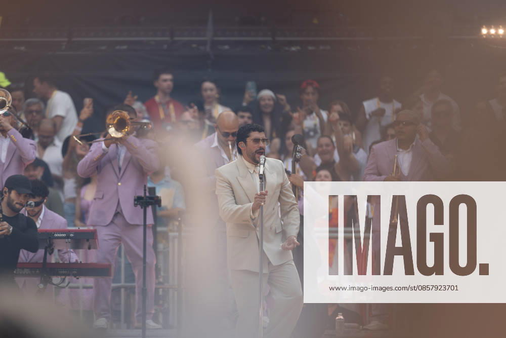 Bad Bunny performs at the Metropolitano Madrid Singer Bad Bunny performs during a concert at the Riyadh Air Metropolitano on May 30, 2026, in Madrid Spain The Puerto Rican artist will perform ten concerts in the capital between May 30 and June 15 as part of his DeBÍ TiRAR MáS FOToS World Tour 30 MAY 2026 CONCERT MUSIC PUERTO RICO PUERTORRICAN SINGER DTMF TOUR WORLD TOUR Madrid Madrid Spain