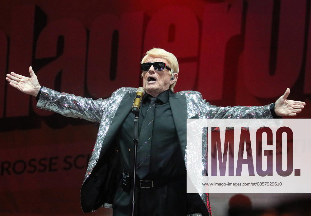 Heino at SchlagerOlymp 2026 Performance at the Schlager Festival on 30 05 2026 at the Central Festival Square in Berlin