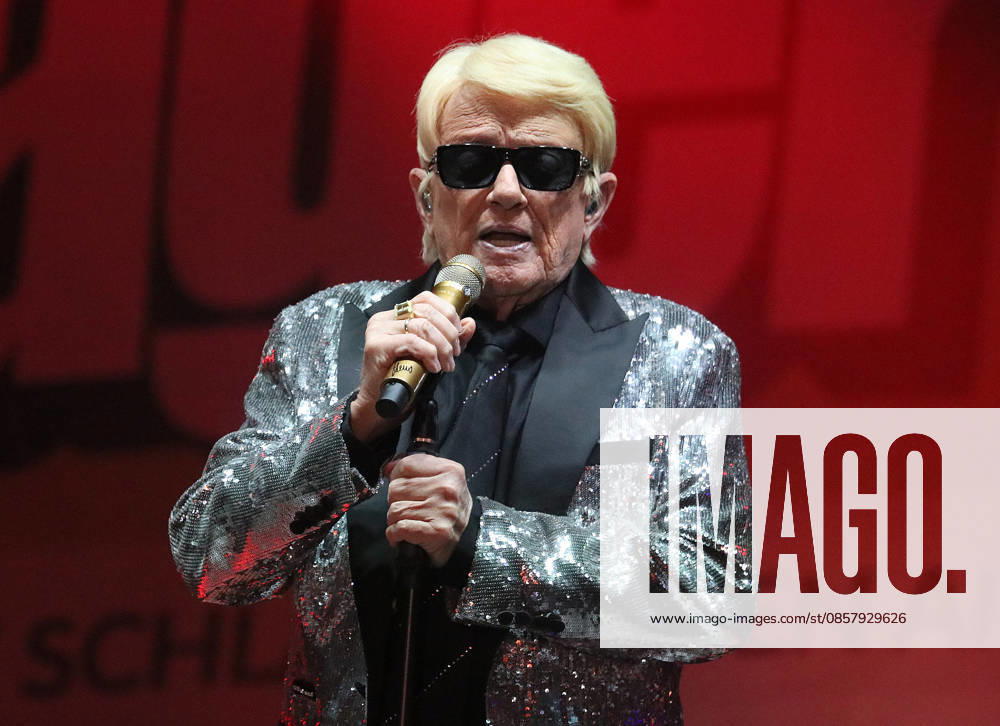 Heino at SchlagerOlymp 2026 Performance at the Schlager Festival on 30 05 2026 at the Central Festival Square in Berlin