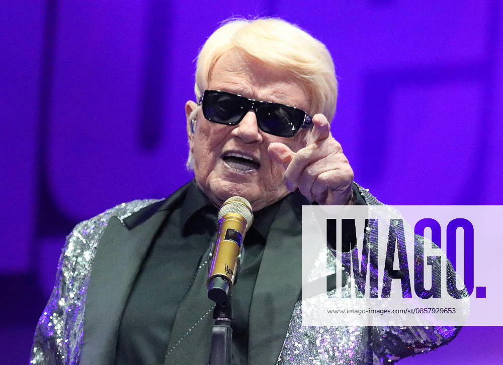 Heino at SchlagerOlymp 2026 Performance at the Schlager Festival on 30 05 2026 at the Central Festival Square in Berlin