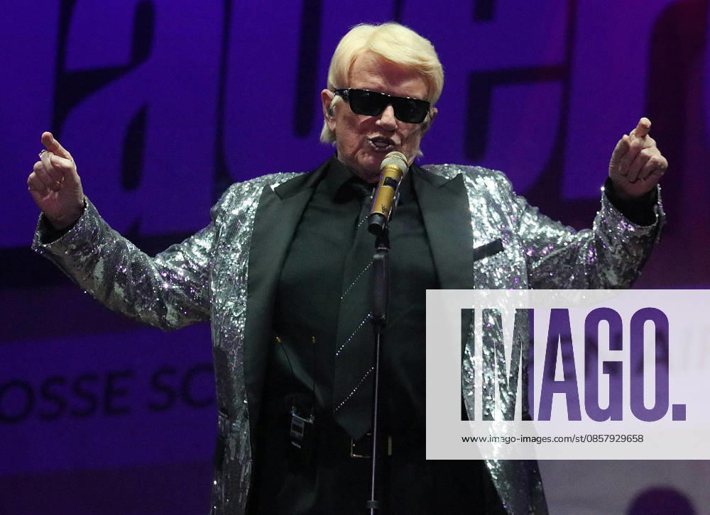 Heino at SchlagerOlymp 2026 Performance at the Schlager Festival on 30 05 2026 at the Central Festival Square in Berlin