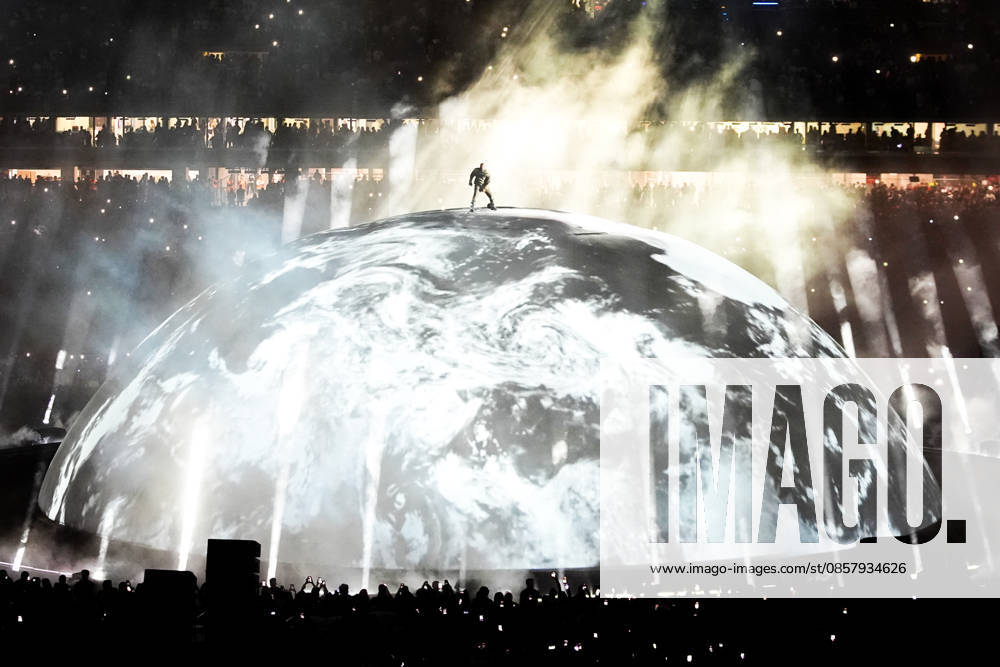 World-famous rap icon Kanye West performs in Istanbul for the first time ISTANBUL, TURKIYE - MAY 30: World-famous rap artist Kanye West performs live on stage for the first time in Istanbul, Turkiye, on May 30, 2026. Considered one of the biggest music events of the year, the mega concert was held at the Ataturk Olympic Stadium in cooperation with NTRteam. Muhammed Ali Yigit Anadolu Istanbul Turkey. Editorial use only. Please get in touch for any other usage.