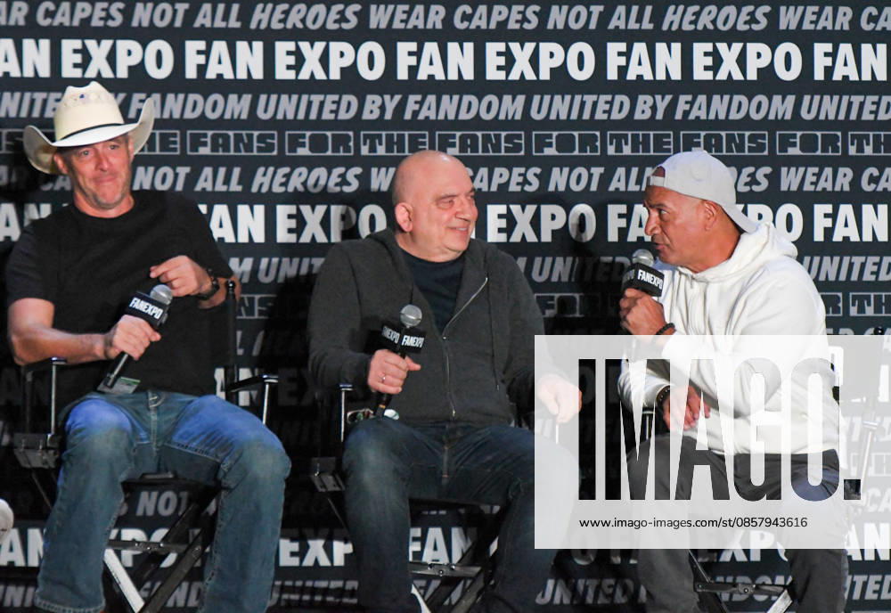 Actors BRENDAN WAYNE, JONNY COYNE, and TEMUERA MORRISON, participate in a fan Q&A the Philadelphia FanExpo held at the Philadelphia Convention Center in downtown Philadelphia PA Philadelphia United States - ZUMArf1_ 20260530_zaf_rf1_090