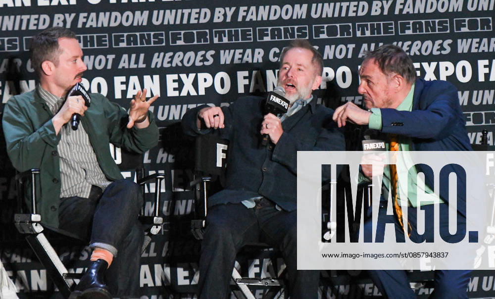 Actors ELIJAH WOOD, BILLY BOYD and JOHN RHYS-DAVIES, participate in a fan Q&A the Philadelphia FanExpo held at the Philadelphia Convention Center in downtown Philadelphia PA Philadelphia United States - ZUMArf1_ 20260530_zaf_rf1_087