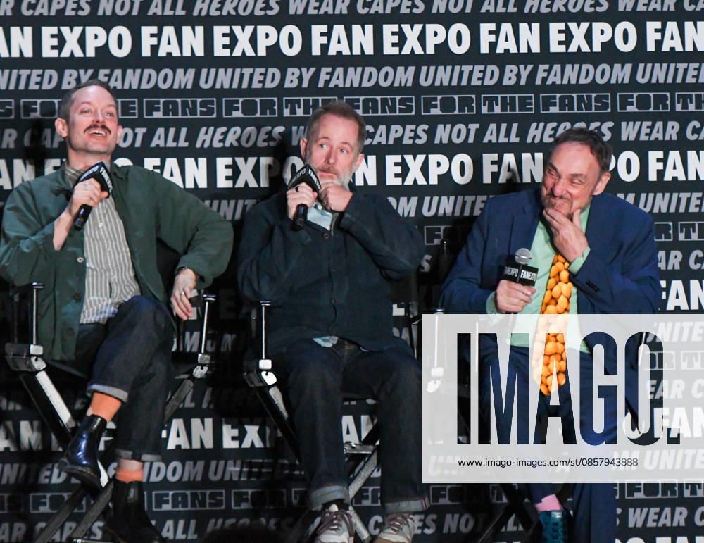 Actors ELIJAH WOOD, BILLY BOYD and JOHN RHYS-DAVIES, participate in a fan Q&A the Philadelphia FanExpo held at the Philadelphia Convention Center in downtown Philadelphia PA Philadelphia United States - ZUMArf1_ 20260530_zaf_rf1_088