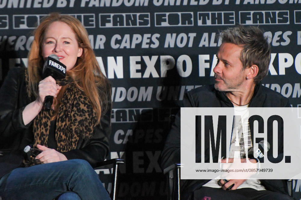 Actors MIRANDA OTTO and DOMINIC MONAGHAN, participate in a fan Q&A the Philadelphia FanExpo held at the Philadelphia Convention Center in downtown Philadelphia PA Philadelphia United States - ZUMArf1_ 20260530_zaf_rf1_066